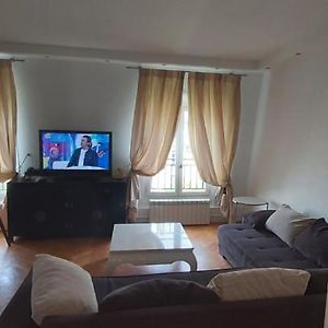Appartement à 3 Chambres à Coucher