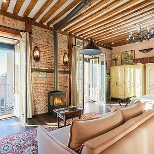 1851: Exceptional 19Th Century Studio In Madrid