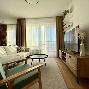 Klingerka Brand New 1-Bedroom Apartment Free Parking