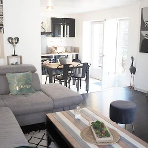 Appartement à 2 Chambres à Coucher