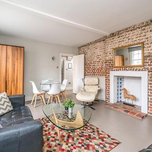Appartement à 2 Chambres à Coucher