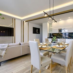 Appartement à 3 Chambres à Coucher