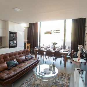 Appartement à 3 Chambres à Coucher