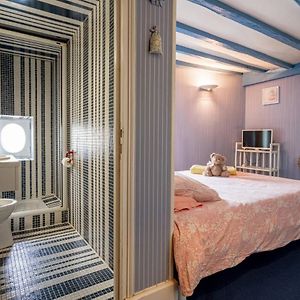Private Bathroom Quadruple Room