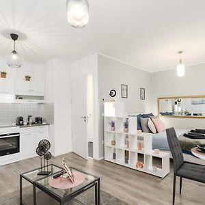 Sweet & Spicy - Brand New Apartment With Balcony