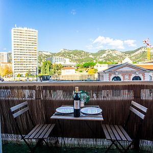Escapade en Amoureux T2 luxueux, Love Room avec balnéo, 60m gare - hypercentre - La Porte Bleue 4