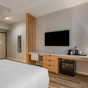 Chambre Accessible aux Personnes à Mobilité Réduite Lit Queen-Size