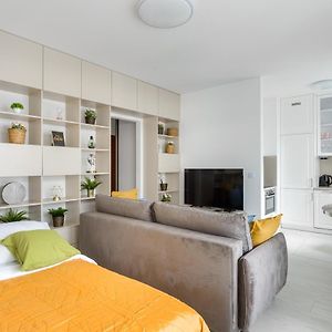 Lumina Studio Near Arkadia Center Warsaw