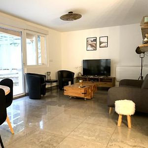 Appartement à 2 Chambres à Coucher