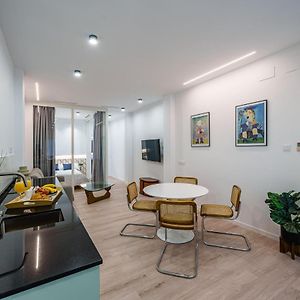 Exclusive Alameda - Central Apartment