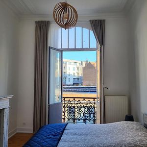 Brussels Bed & Blockchain Private Rooms With Shared Bathroom