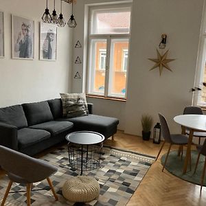 Appartement à 3 Chambres à Coucher