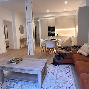 Appartement à 2 Chambres à Coucher