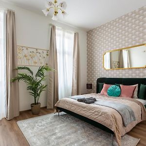 Appartement à 3 Chambres à Coucher