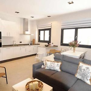 Appartement à 3 Chambres à Coucher