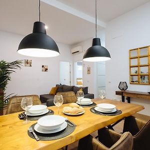 Hostly Rbh0 Modern Apartment