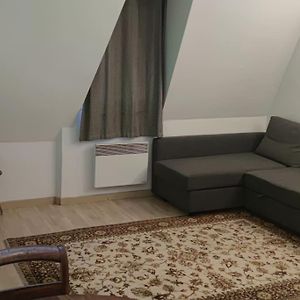Cosy Studio Paris Ternes Near Palais De Congres