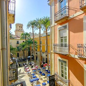 Palm Square - One Minute From The Sea!