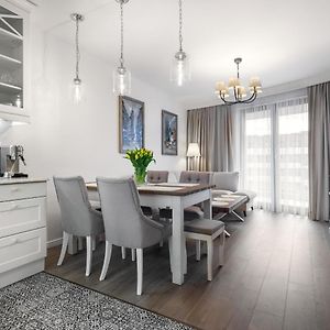 Appartement à 3 Chambres à Coucher