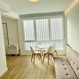 Bernabeu/ C.Universitaria Apartments