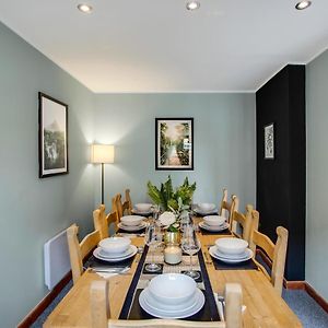 New! Peaceful 4 Bed Home - Quiet And Cosy