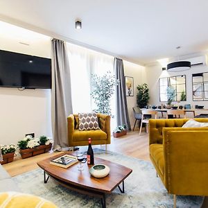 Appartement à 2 Chambres à Coucher