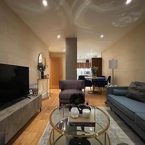 Appartement à 2 Chambres à Coucher