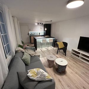 Appartement à 2 Chambres à Coucher