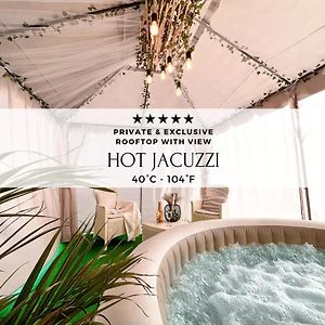 Colosseum House - Private Rooftop, Jacuzzi Hot Tub & View