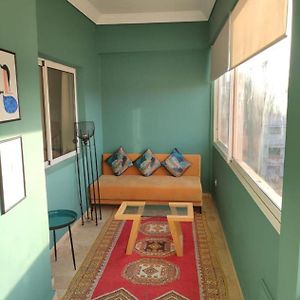 Studio Lit King-Size