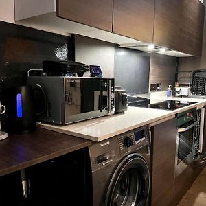 Appartement à 2 Chambres à Coucher