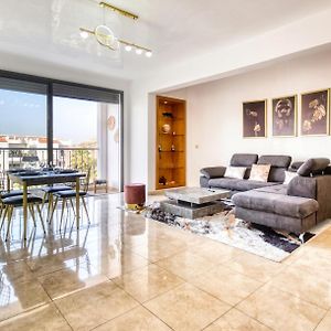 Appartement à 2 Chambres à Coucher