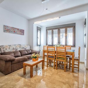 Appartement à 3 Chambres à Coucher