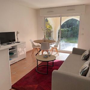 2 Pieces Saint Raphael Renove, Classe 4 Etoiles, 100 M Plages, Piscine, Tennis, Parc, Terrasse, Jardin Privatif