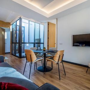 Olivia Suites Apartments