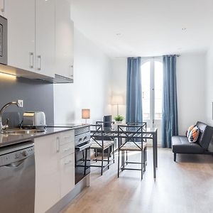 Bright Apartment With Balconies 34