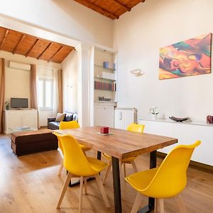 Modern, Bright Near Boboli Gardens & Santo Spirito - Homeunity