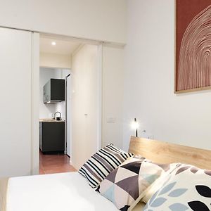 Velasquez Apartments - B - San Siro