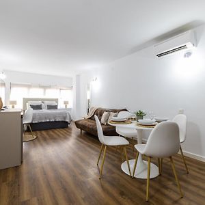 Florit Flats - The Apolo Studio