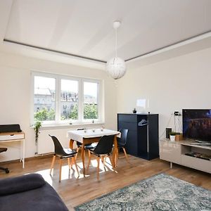 Appartement à 2 Chambres à Coucher