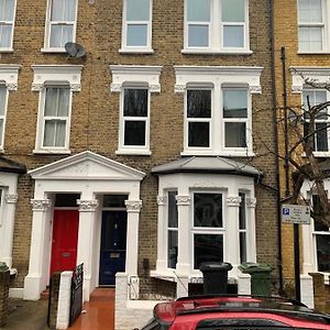 Beautiful 1-Bed Studio In London