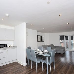 Serviced Apartments In Liverpool City Centre - L1 Boutique by Happy Days