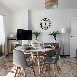 Appartement à 3 Chambres à Coucher