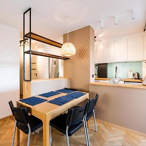 Ochota Artistic Space Apartment