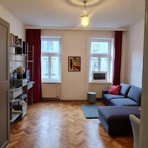 Homelike City Apartment