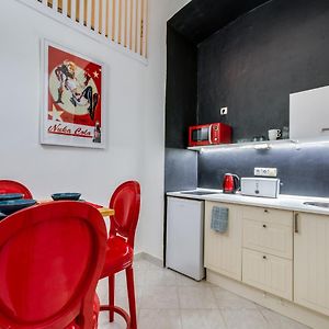 Little Cola Apartment In Dohany Street With Ac