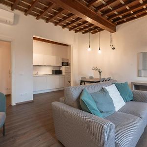 Elegant Green Apartment In San Gallo Firenze