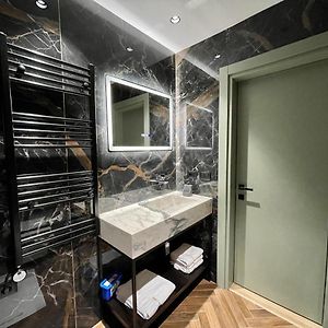 Queens Luxury Apartments Tirana