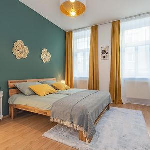Beautiful Apartment - 12 Minutes To City Center