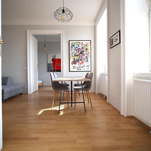 Classic, Modern & Sunny. 7Min To Vienna'S Center!
